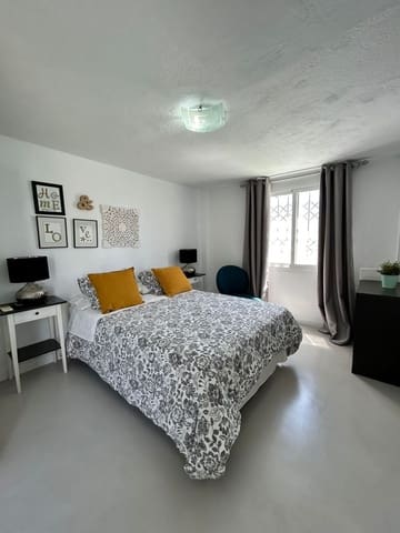 17 bedroom Hotel for sale in Marbella - € 3,300,000 (Ref: 7317830)