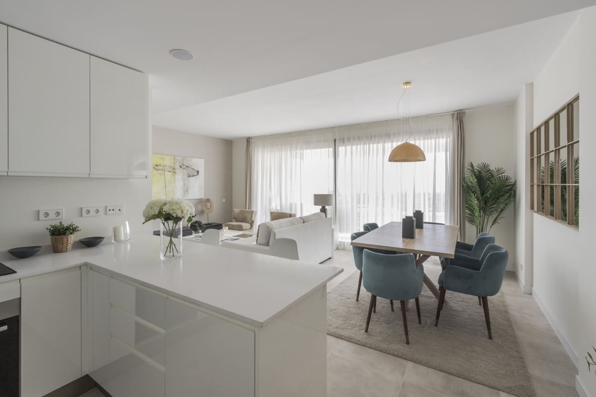 3 bedroom Apartment for sale in Estepona with pool garage - € 382,000 (Ref: 7410387)