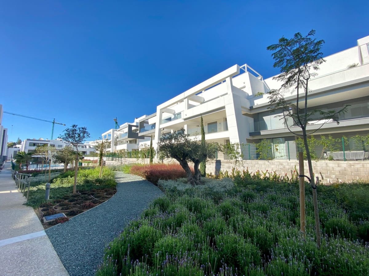 3 bedroom Apartment for sale in Estepona with pool garage - € 382,000 (Ref: 7410387)