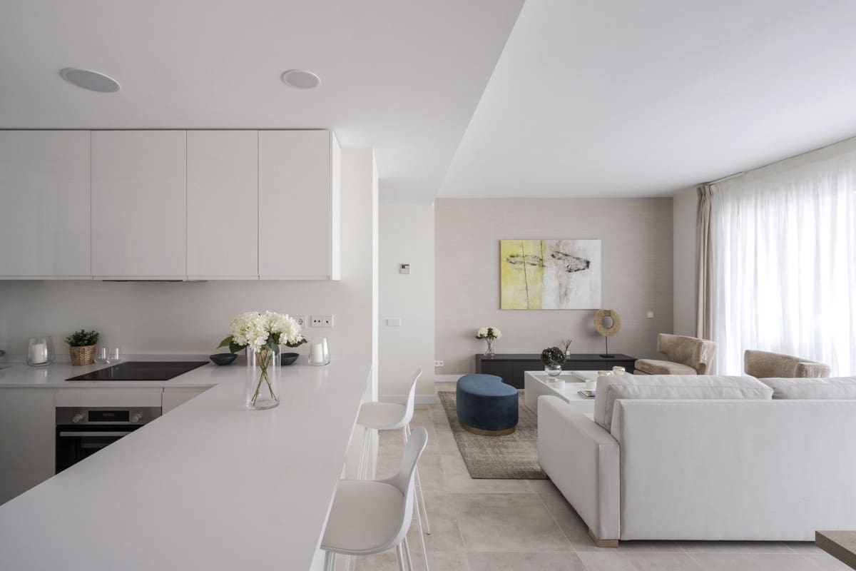 3 bedroom Apartment for sale in Estepona with pool garage - € 382,000 (Ref: 7410387)