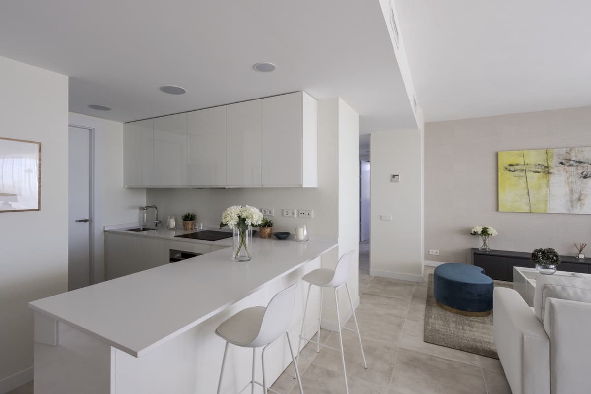 3 bedroom Apartment for sale in Estepona with pool garage - € 382,000 (Ref: 7410387)