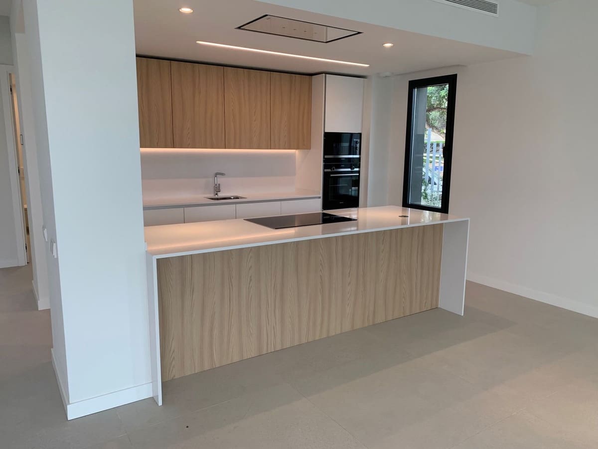 4 quarto Moradia Geminada para venda em Marbella com piscina garagem - 1 630 000 € (Ref: 7441562)