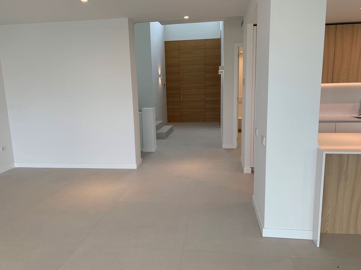 4 quarto Moradia Geminada para venda em Marbella com piscina garagem - 1 630 000 € (Ref: 7441562)