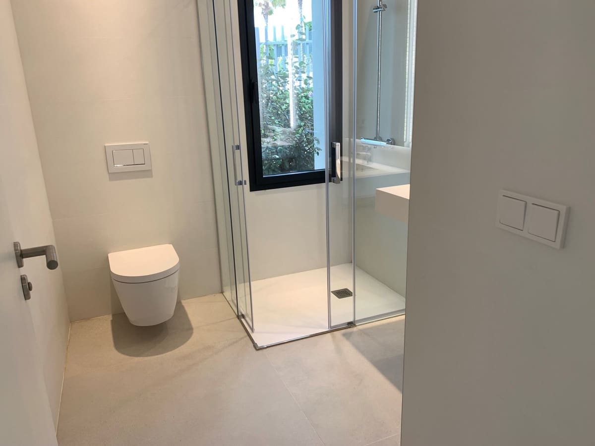 4 quarto Moradia Geminada para venda em Marbella com piscina garagem - 1 630 000 € (Ref: 7441562)