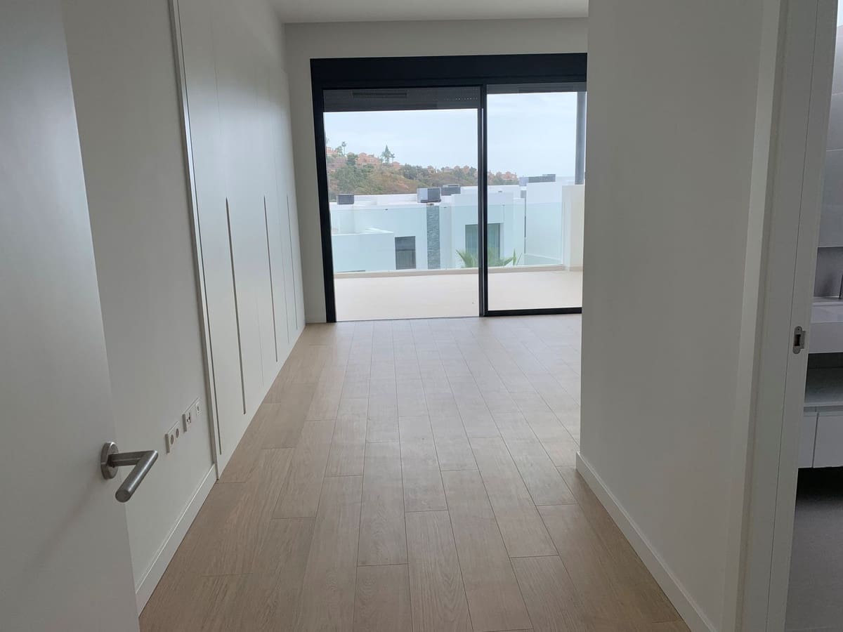 4 quarto Moradia Geminada para venda em Marbella com piscina garagem - 1 630 000 € (Ref: 7441562)