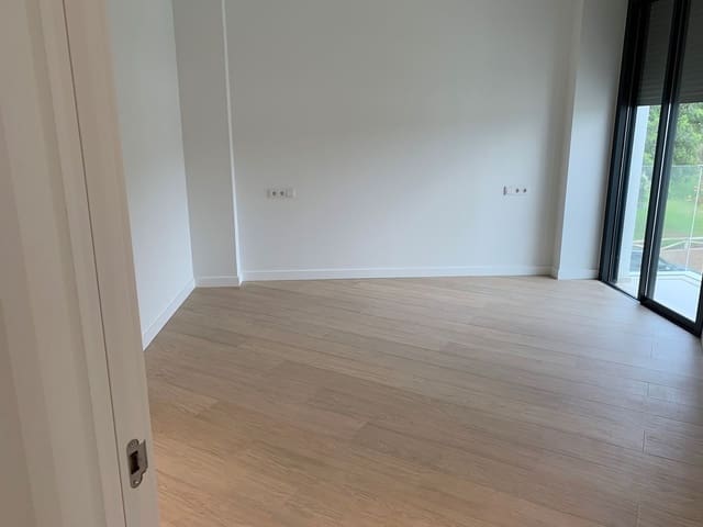 4 quarto Moradia Geminada para venda em Marbella com piscina garagem - 1 630 000 € (Ref: 7441562)