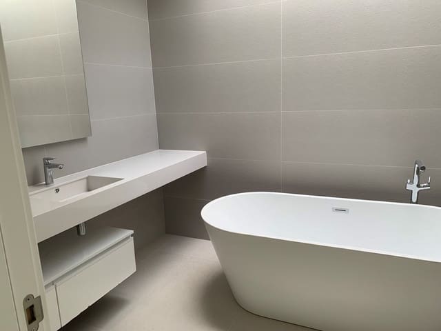 4 quarto Moradia Geminada para venda em Marbella com piscina garagem - 1 630 000 € (Ref: 7441562)