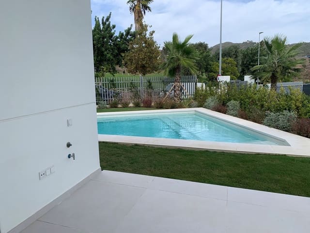 4 quarto Moradia Geminada para venda em Marbella com piscina garagem - 1 630 000 € (Ref: 7441562)