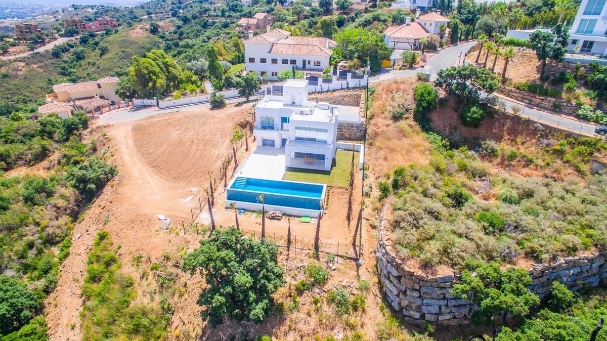 3 slaapkamer Villa te koop in Elviria met zwembad - € 1.600.000 (Ref: 8017223)