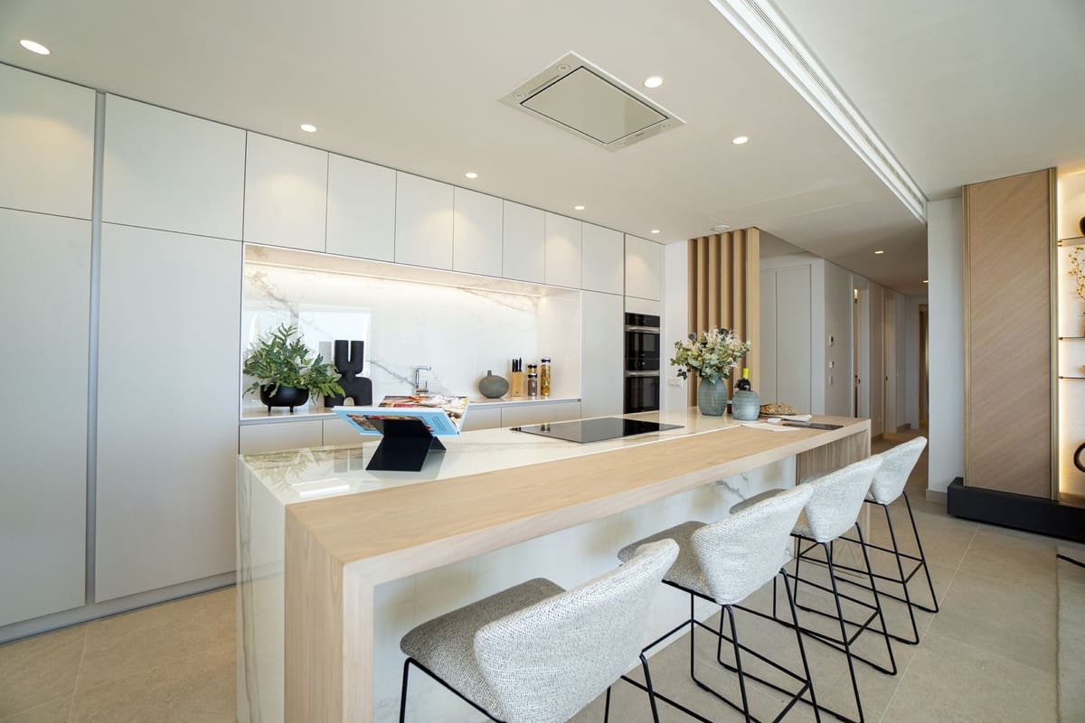 4 bedroom Penthouse for sale in Benahavis with pool garage - € 2,450,000 (Ref: 8271725)