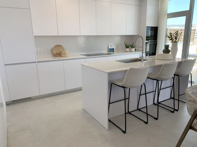 4 quarto Penthouse para venda em Marbella com piscina garagem - 1 395 000 € (Ref: 9401630)