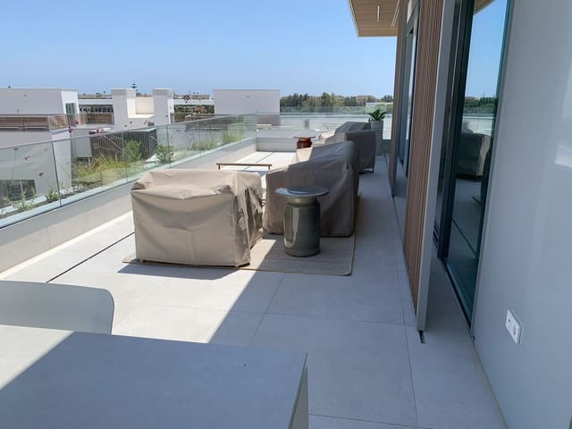 4 quarto Penthouse para venda em Marbella com piscina garagem - 1 395 000 € (Ref: 9401630)