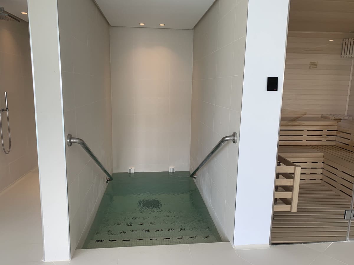 2 sypialnia Apartament na sprzedaż w Marbella z basenem garażem - 795 000 € (Ref: 9401632)