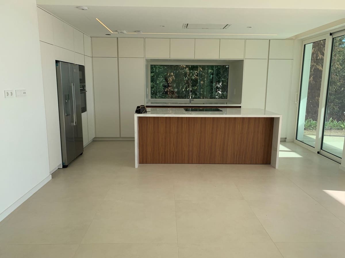 4 soverom Villa til salgs i Marbella med svømmebasseng garasje - € 4 500 000 (Ref: 9401639)