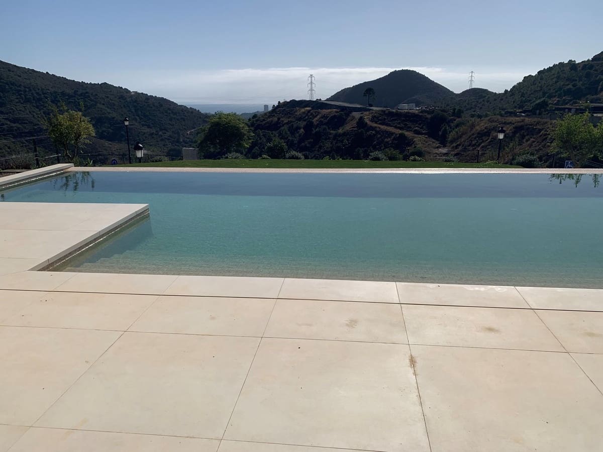 4 soverom Villa til salgs i Marbella med svømmebasseng garasje - € 4 500 000 (Ref: 9401639)