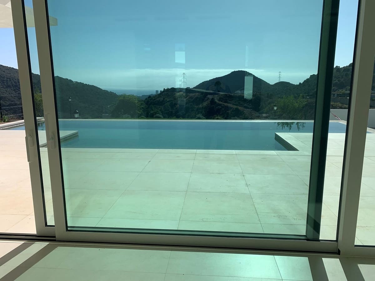 4 soverom Villa til salgs i Marbella med svømmebasseng garasje - € 4 500 000 (Ref: 9401639)