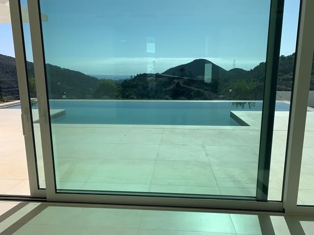 4 soverom Villa til salgs i Marbella med svømmebasseng garasje - € 4 500 000 (Ref: 9401639)