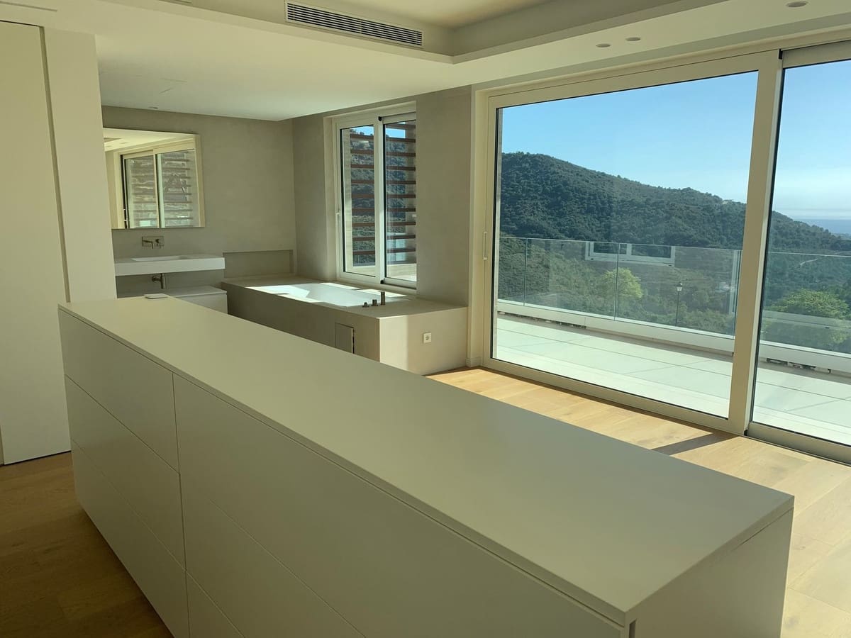 4 soverom Villa til salgs i Marbella med svømmebasseng garasje - € 4 500 000 (Ref: 9401639)