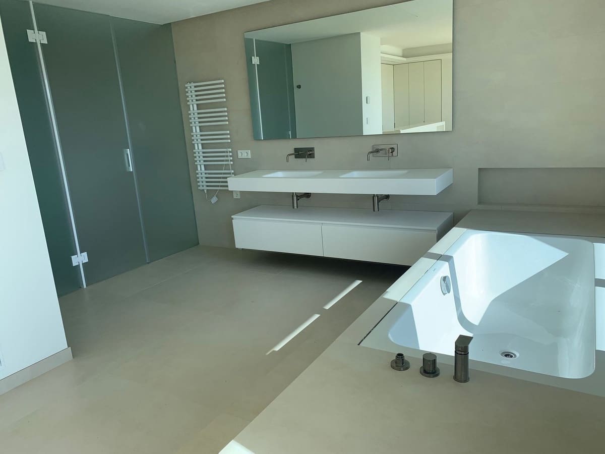 4 soverom Villa til salgs i Marbella med svømmebasseng garasje - € 4 500 000 (Ref: 9401639)