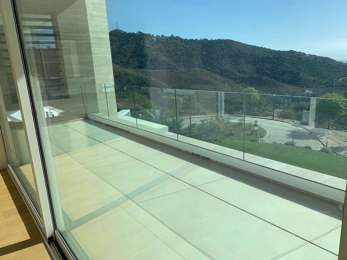 4 soverom Villa til salgs i Marbella med svømmebasseng garasje - € 4 500 000 (Ref: 9401639)