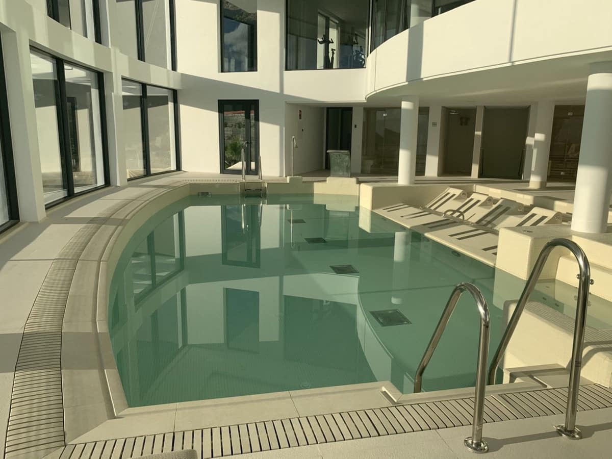 4 soverom Villa til salgs i Marbella med svømmebasseng garasje - € 4 500 000 (Ref: 9401639)