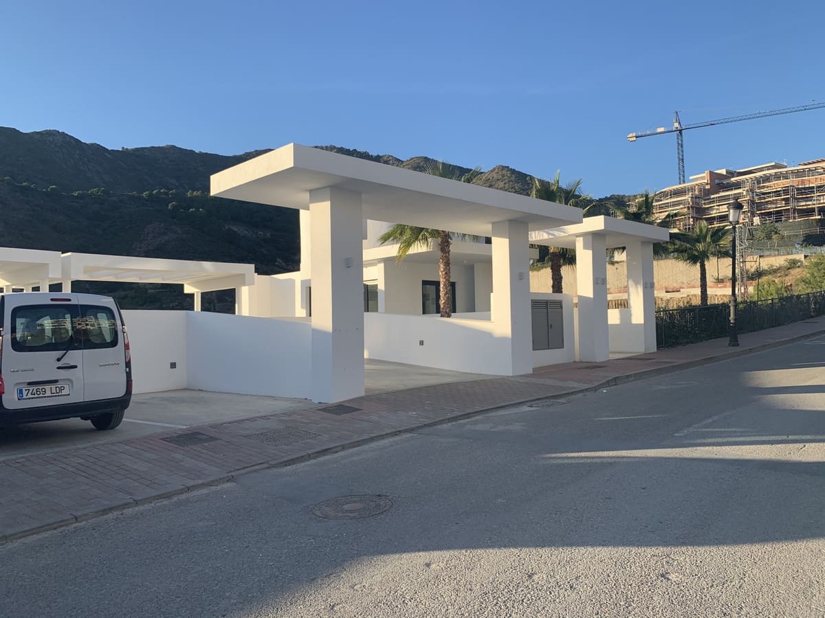4 sovrum Takvåning till salu i Marbella med pool garage - 1 705 000 € (Ref: 9401657)