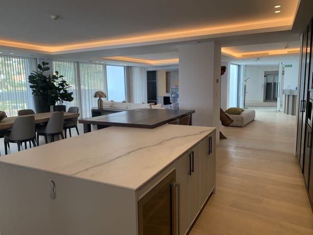 3 sypialnia Penthouse na sprzedaż w Marbella z basenem garażem - 1 595 000 € (Ref: 9401675)