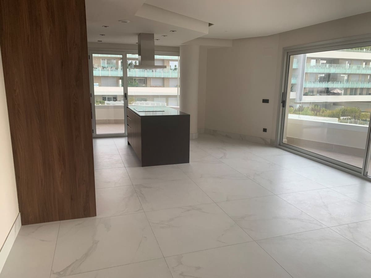 3 bedroom Apartment for sale in Marbella with pool - € 790,000 (Ref: 9401679)