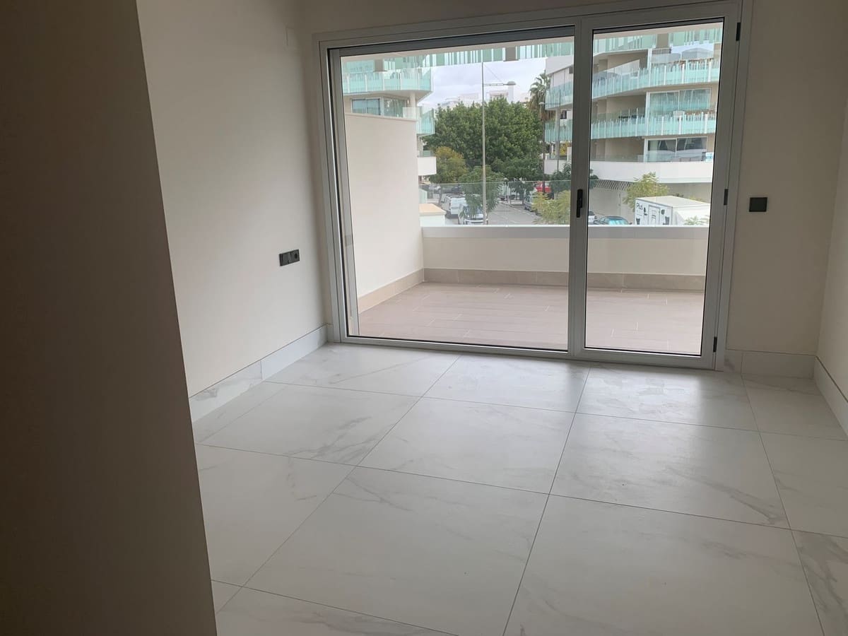 3 bedroom Apartment for sale in Marbella with pool - € 790,000 (Ref: 9401679)