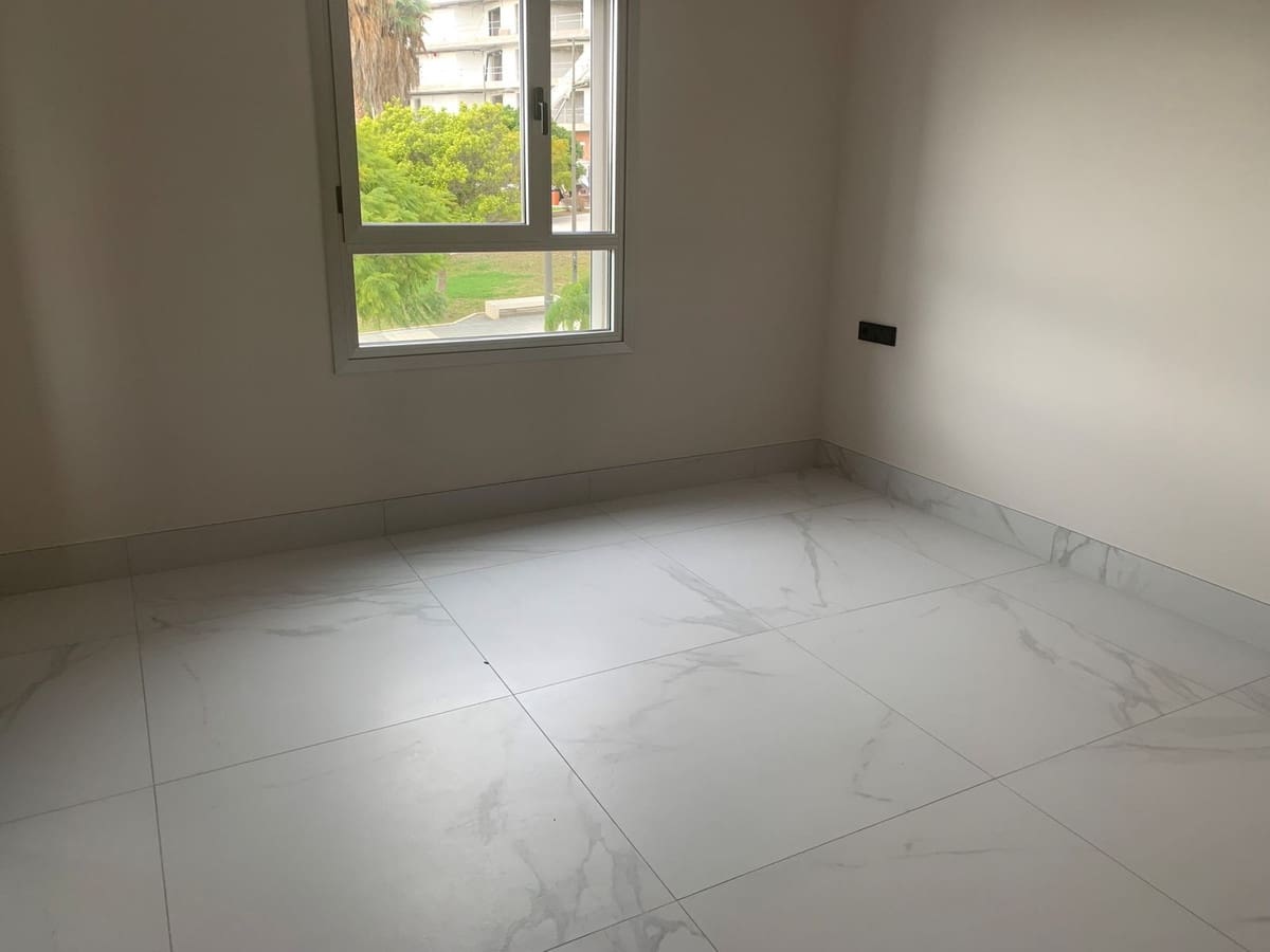 2 bedroom Apartment for sale in Marbella with pool - € 645,000 (Ref: 9401681)