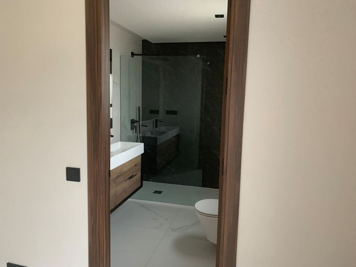 2 bedroom Apartment for sale in Marbella with pool - € 645,000 (Ref: 9401681)