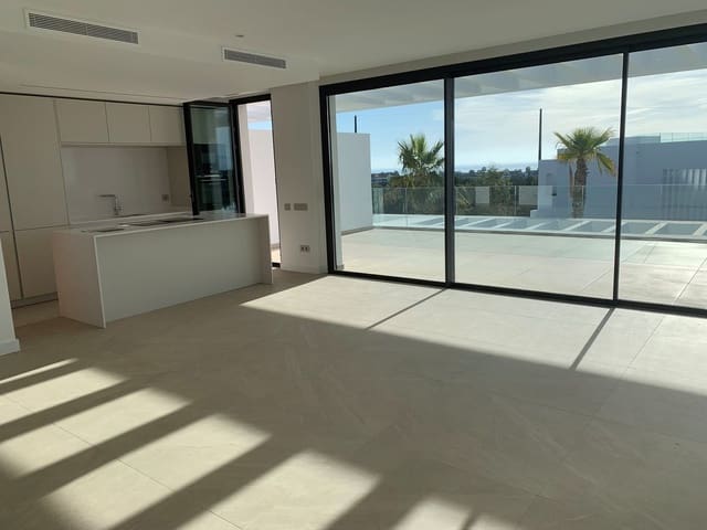 2 sypialnia Penthouse na sprzedaż w Marbella z basenem - 1 404 000 € (Ref: 9447049)