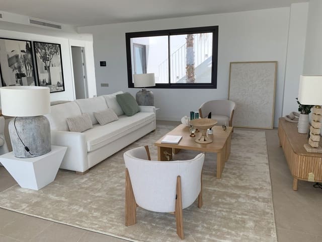 2 sypialnia Penthouse na sprzedaż w Marbella z basenem - 1 404 000 € (Ref: 9447049)