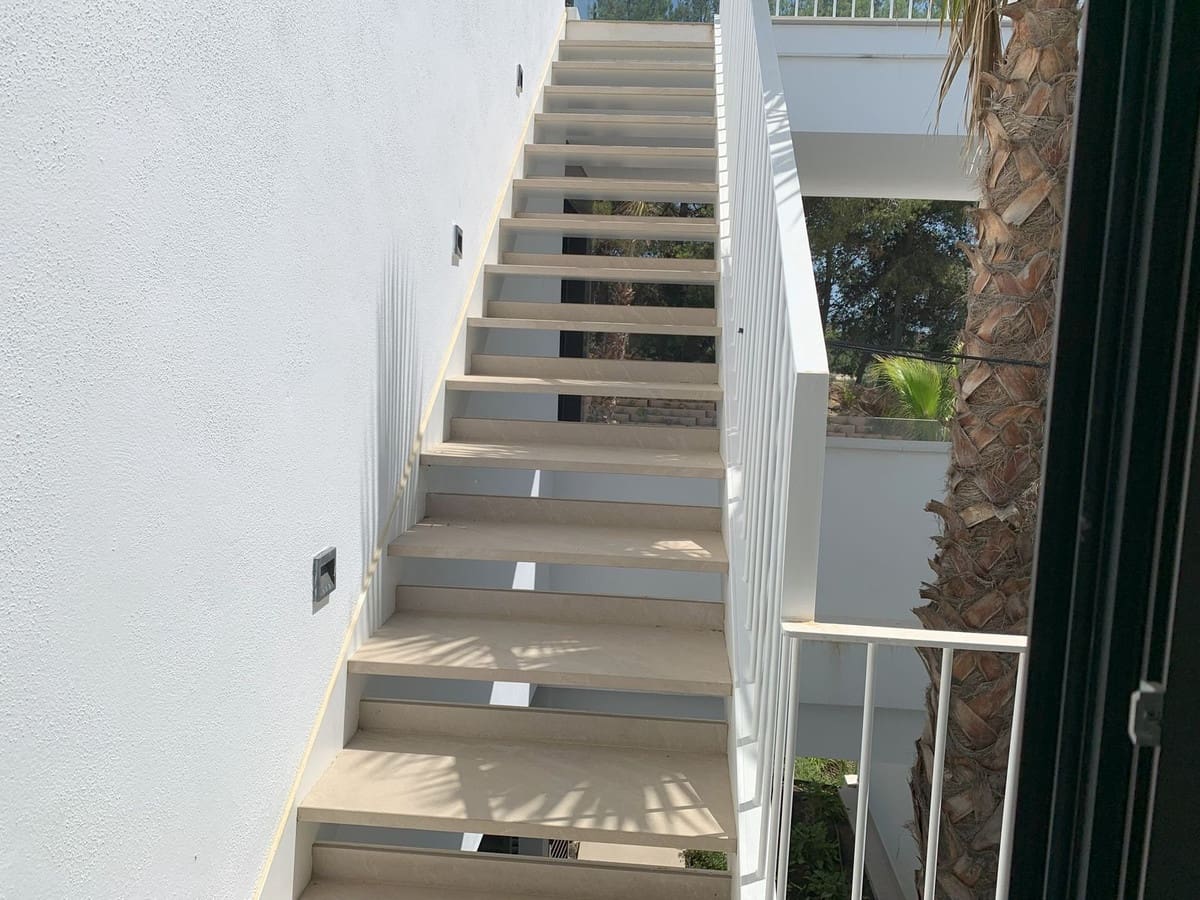 3 bedroom Penthouse for sale in Marbella with pool - € 1,480,000 (Ref: 9449344)