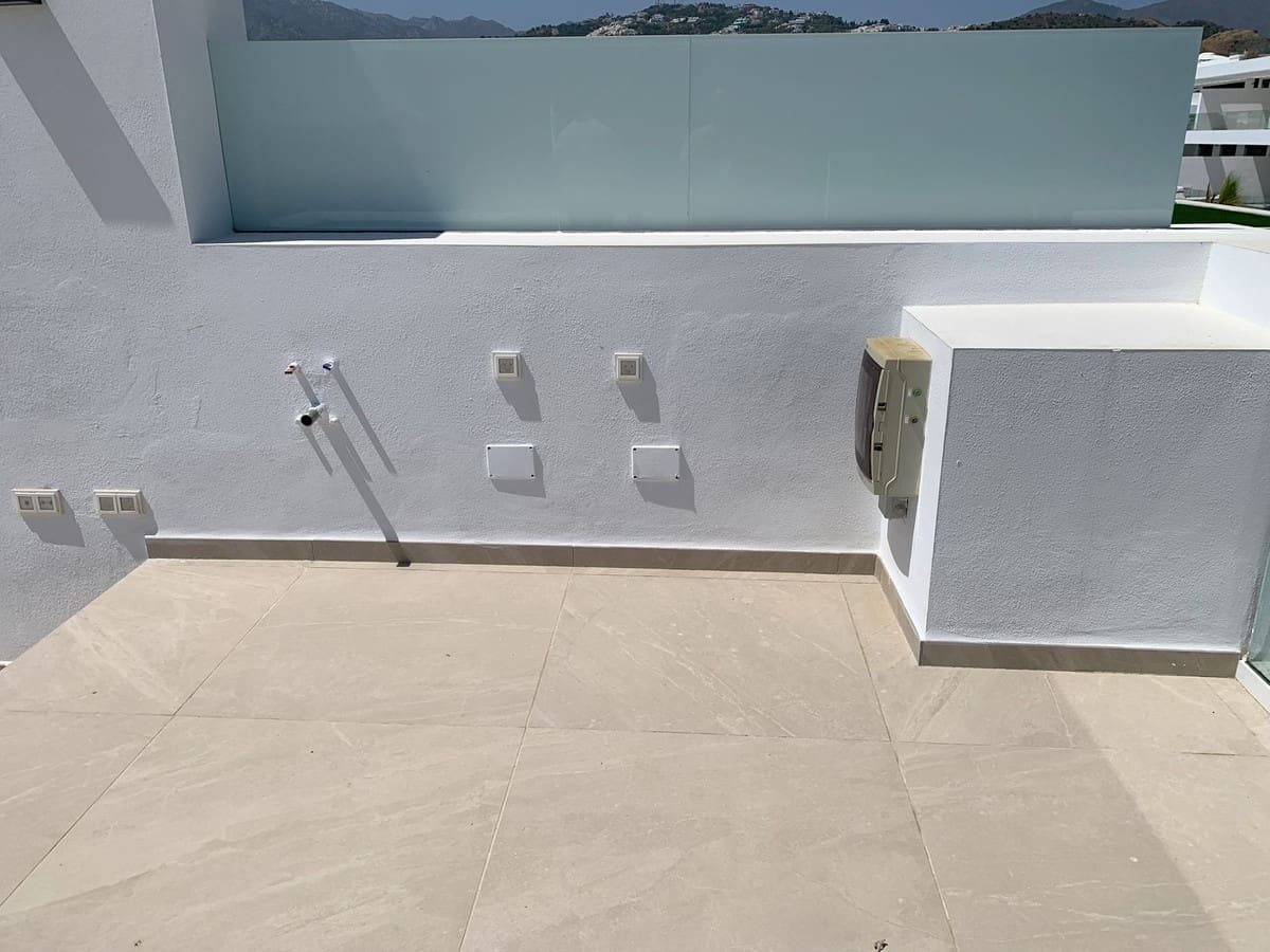 3 bedroom Penthouse for sale in Marbella with pool - € 1,480,000 (Ref: 9449344)