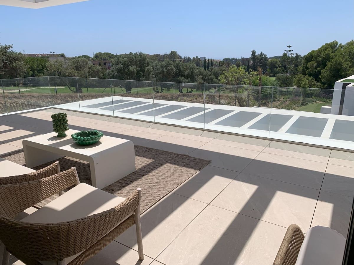 3 bedroom Penthouse for sale in Marbella with pool - € 1,480,000 (Ref: 9449344)