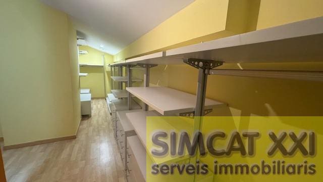 5 bedroom Apartment for sale in Figueres with garage - € 285,000 (Ref: 9691518)