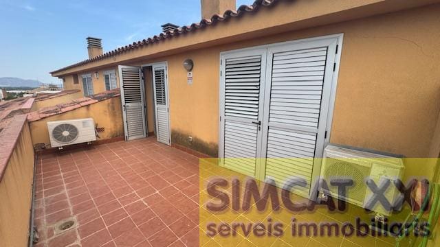 5 bedroom Apartment for sale in Figueres with garage - € 285,000 (Ref: 9691518)