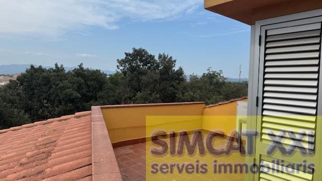 5 bedroom Apartment for sale in Figueres with garage - € 285,000 (Ref: 9691518)