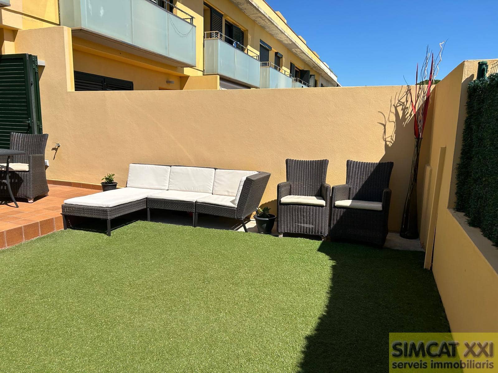 4 soveværelse Rækkehus til salg i Navata med garage - € 360.000 (Ref: 9691525)