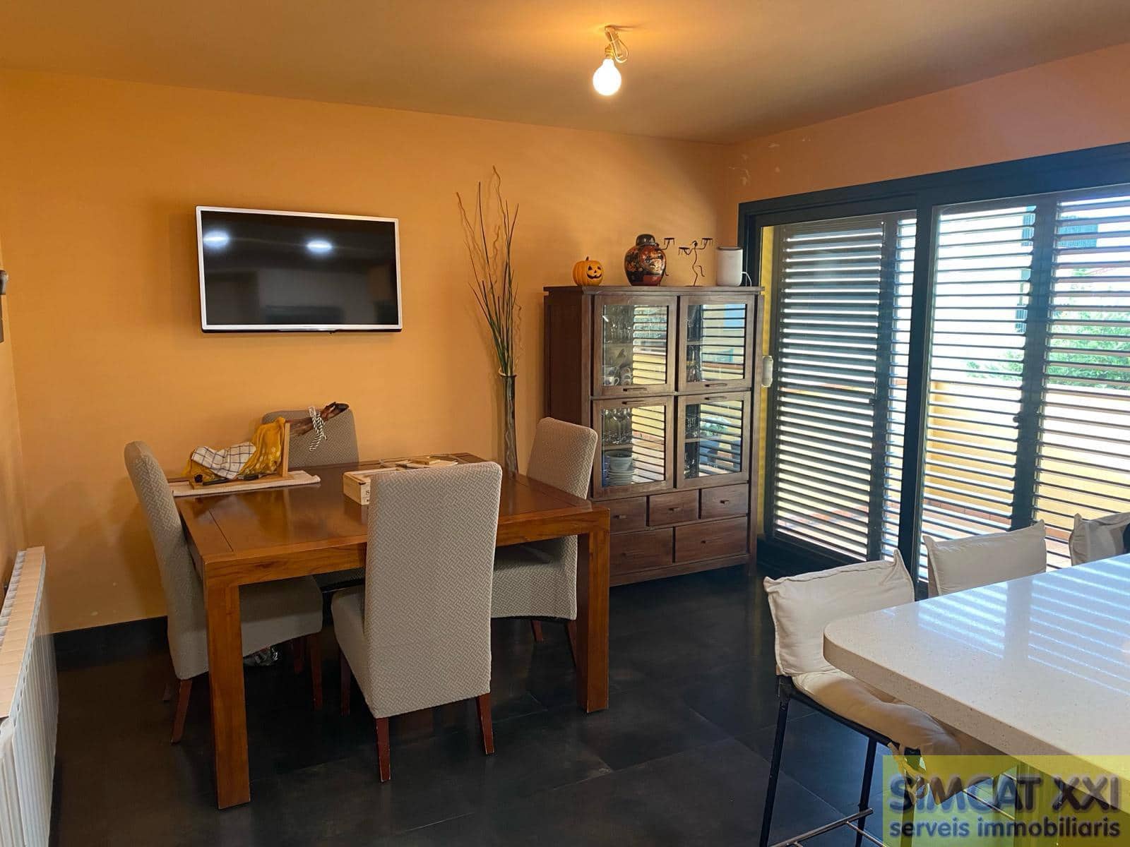 4 soveværelse Rækkehus til salg i Navata med garage - € 360.000 (Ref: 9691525)