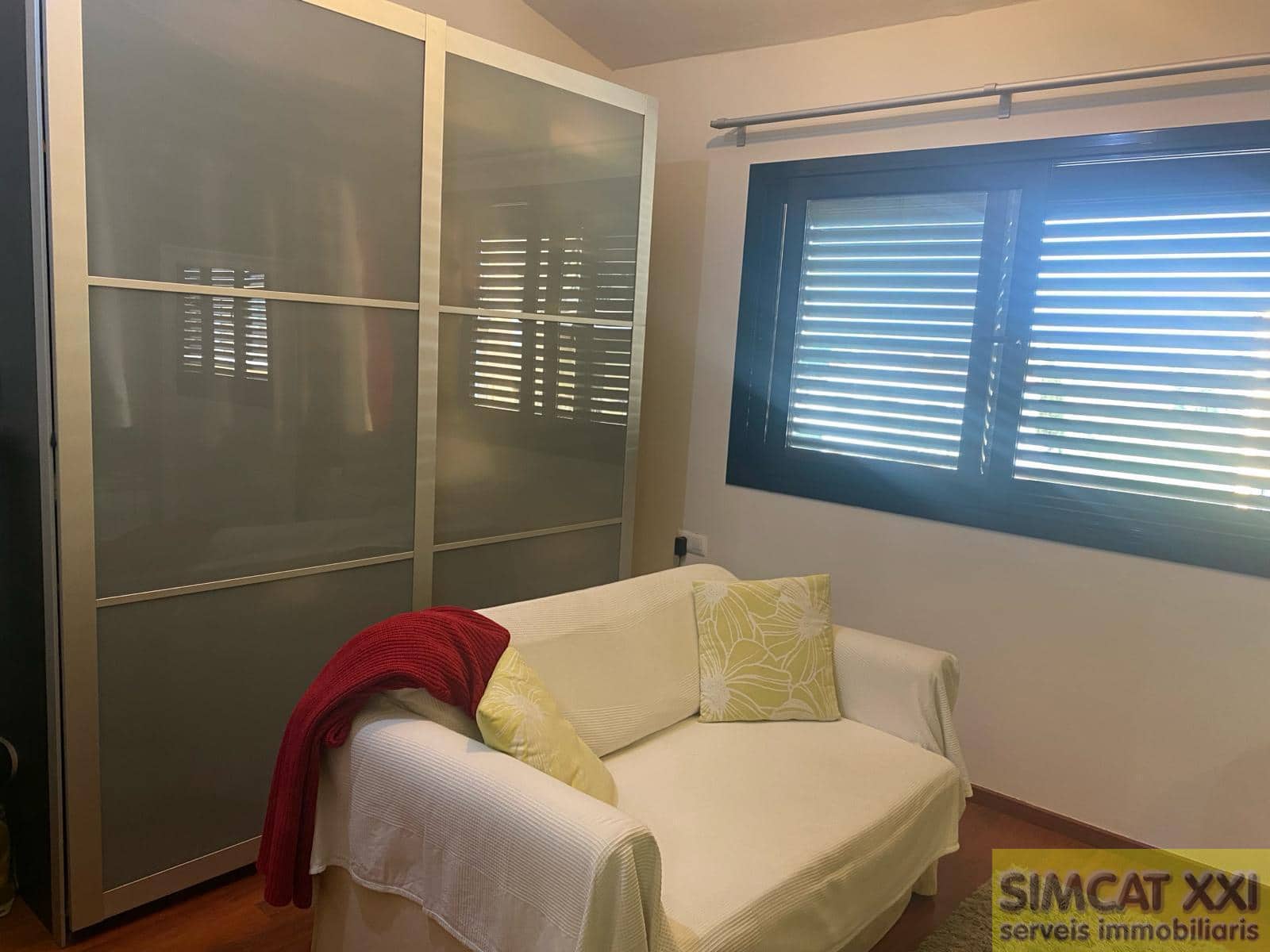 4 soveværelse Rækkehus til salg i Navata med garage - € 360.000 (Ref: 9691525)