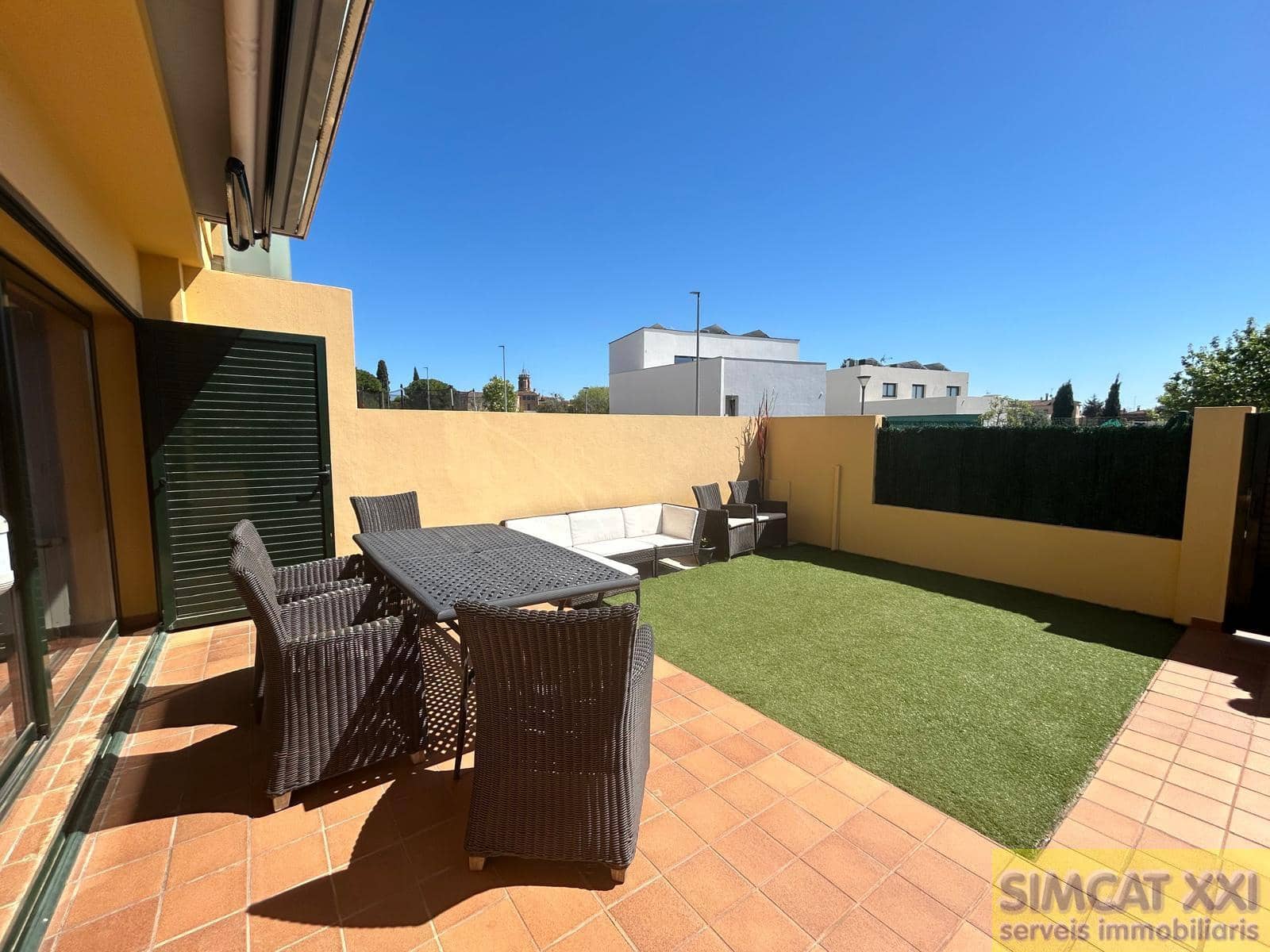 4 soveværelse Rækkehus til salg i Navata med garage - € 360.000 (Ref: 9691525)