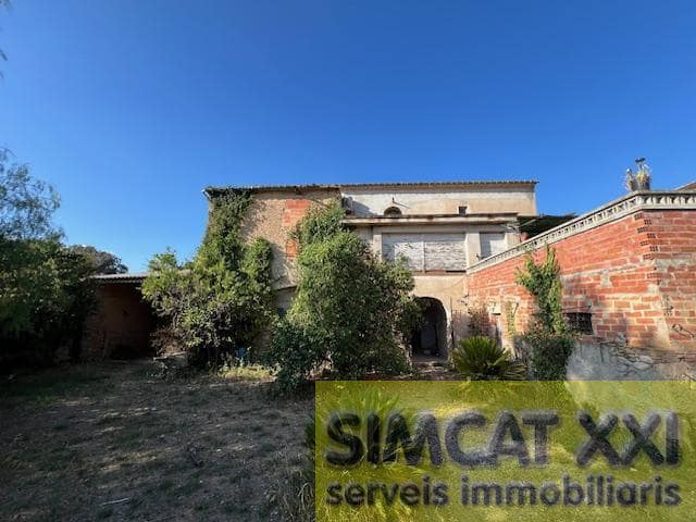 7 bedroom Finca/Country House for sale in Garrigas with garage - € 475,000 (Ref: 9691527)