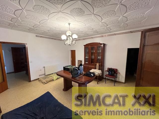 7 bedroom Finca/Country House for sale in Garrigas with garage - € 475,000 (Ref: 9691527)