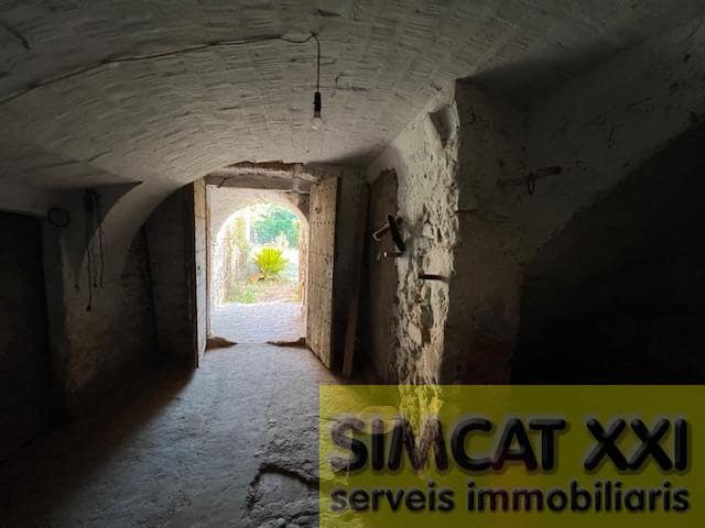 7 bedroom Finca/Country House for sale in Garrigas with garage - € 475,000 (Ref: 9691527)