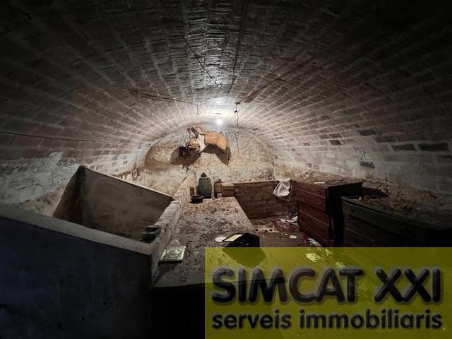 7 bedroom Finca/Country House for sale in Garrigas with garage - € 475,000 (Ref: 9691527)