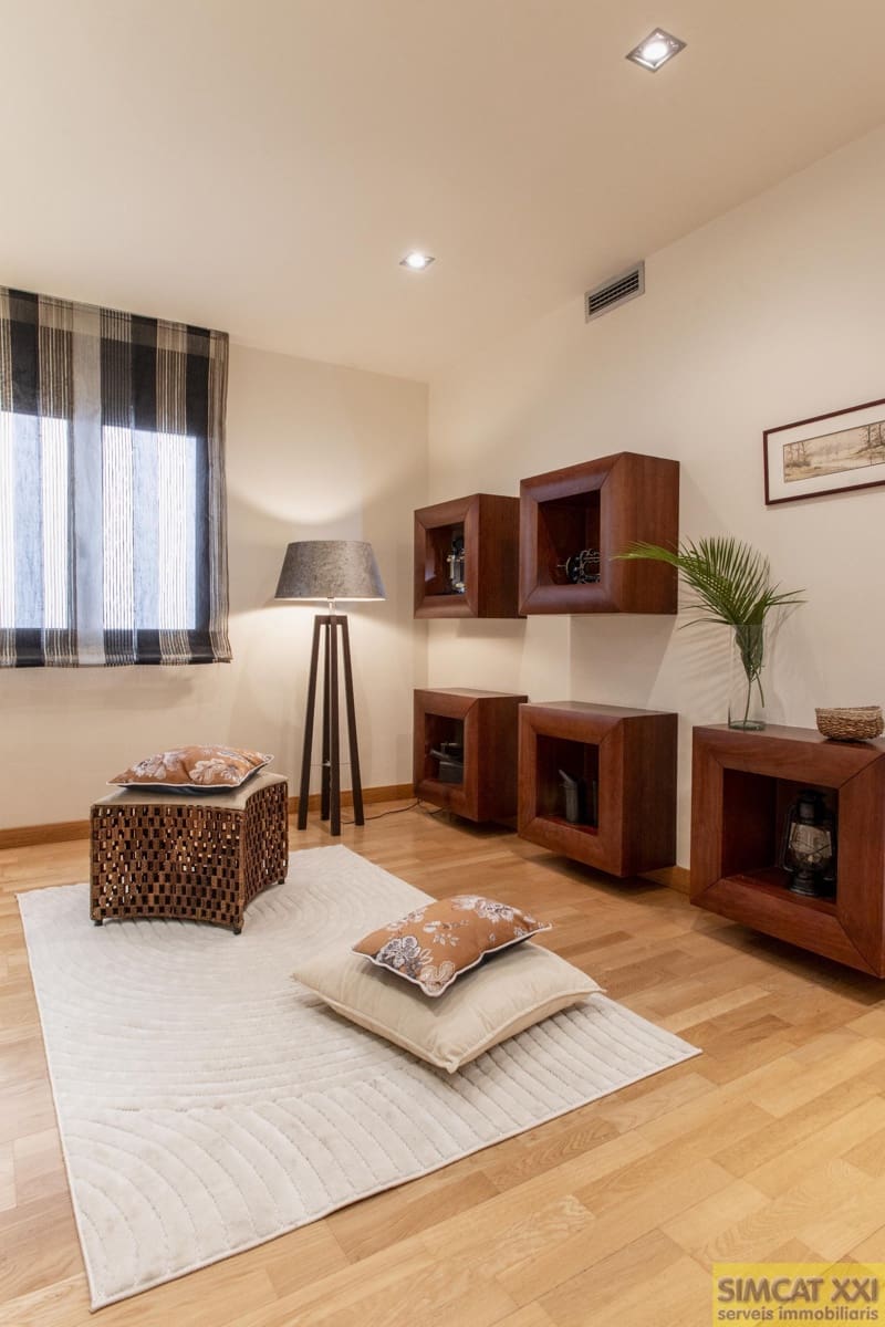 4 bedroom Flat for sale in Figueres with garage - € 450,000 (Ref: 9691531)