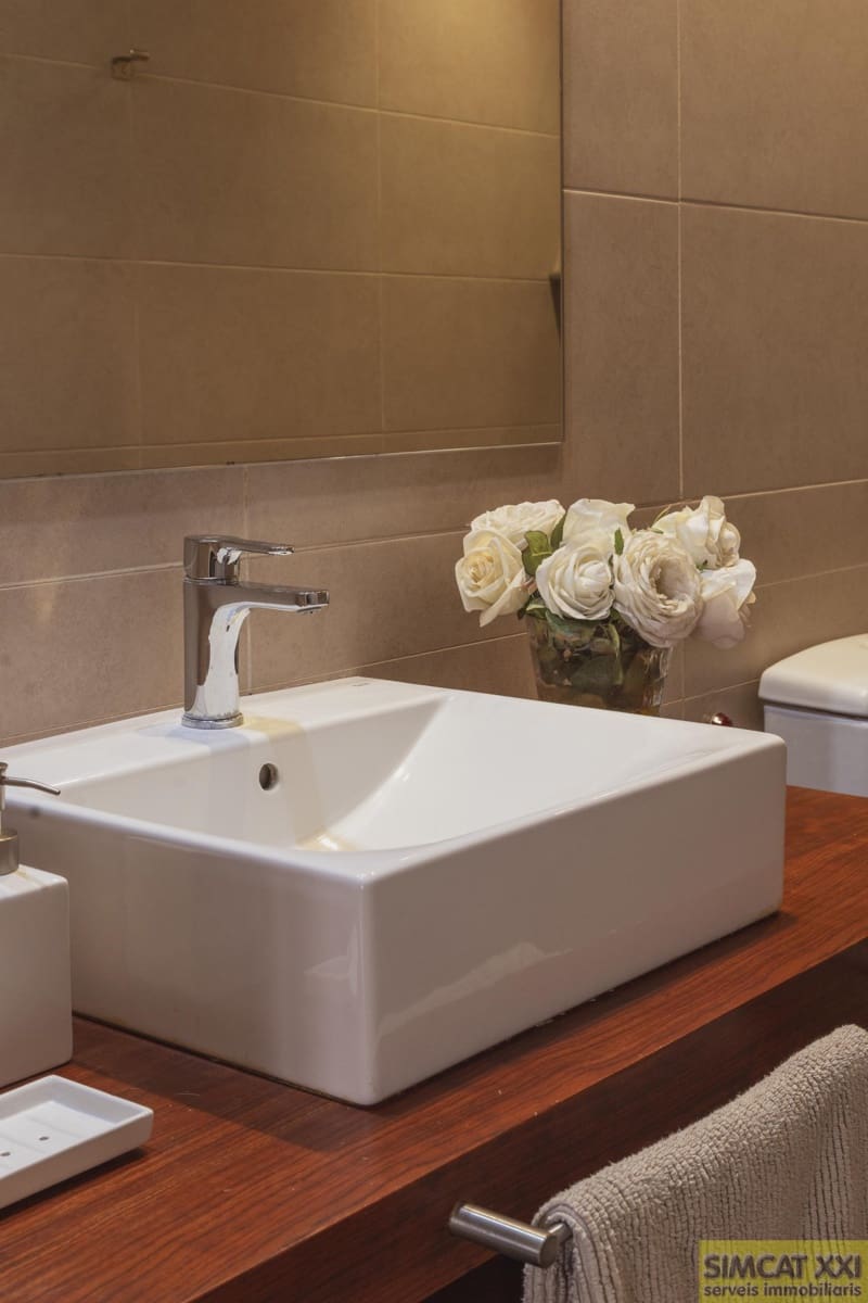 4 bedroom Flat for sale in Figueres with garage - € 450,000 (Ref: 9691531)