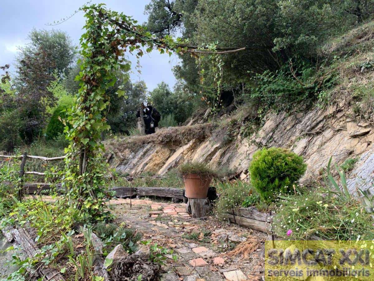 8 bedroom Finca/Country House for sale in La Vall de Bianya - € 1,000,000 (Ref: 9691532)